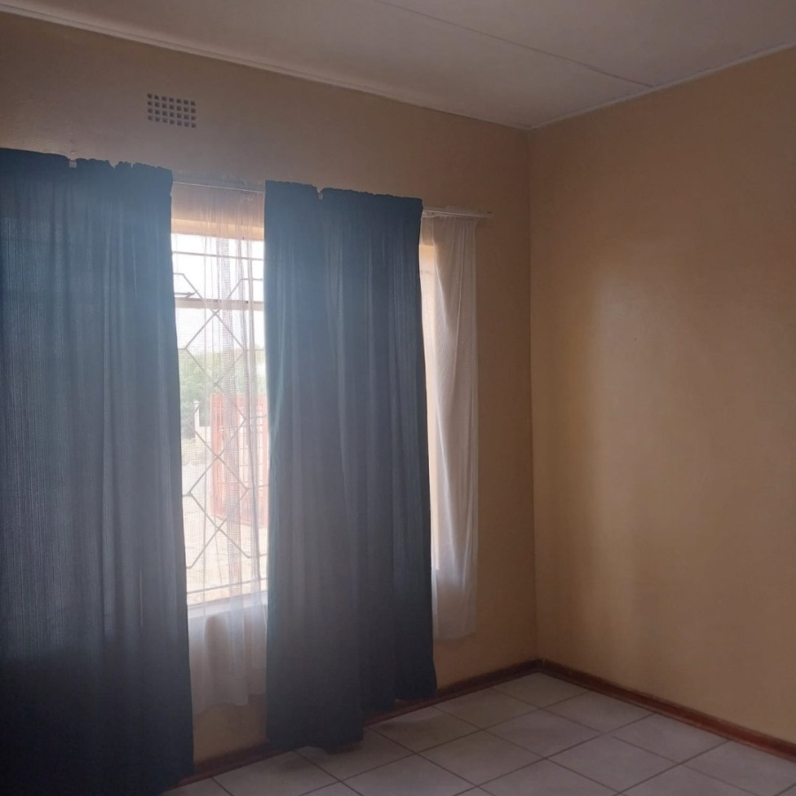 5 Bedroom Property for Sale in Diamant Park Northern Cape